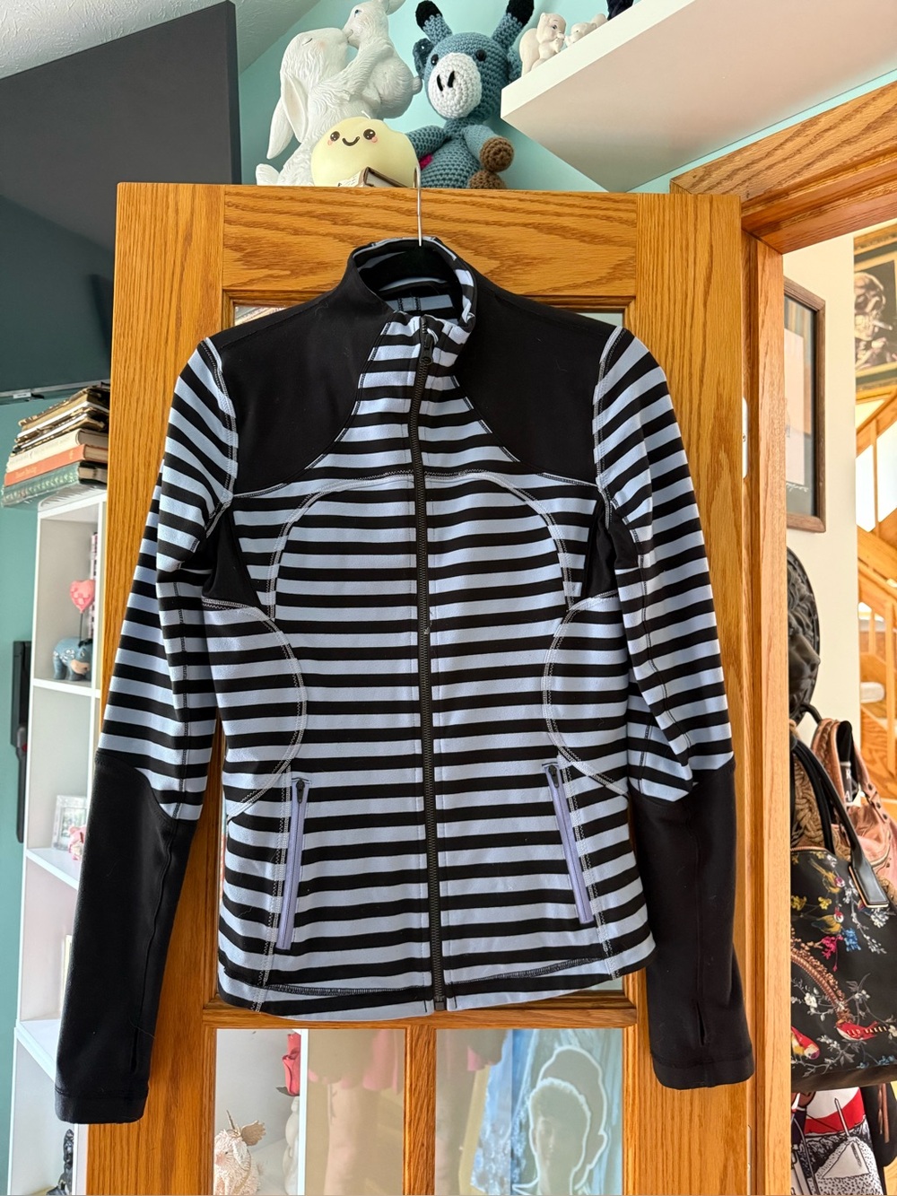 Lululemon Forme Sea Stripe Polar Haze Jacket 10